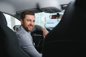 האם רישיון נהג מונית שווה יותר בעידן התחבורה השיתופית